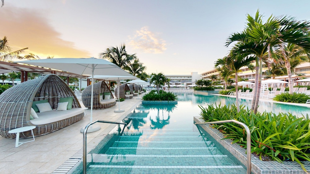 Princess Grand Jamaica Resort - All Inclusive — Swimming pool in Green Island