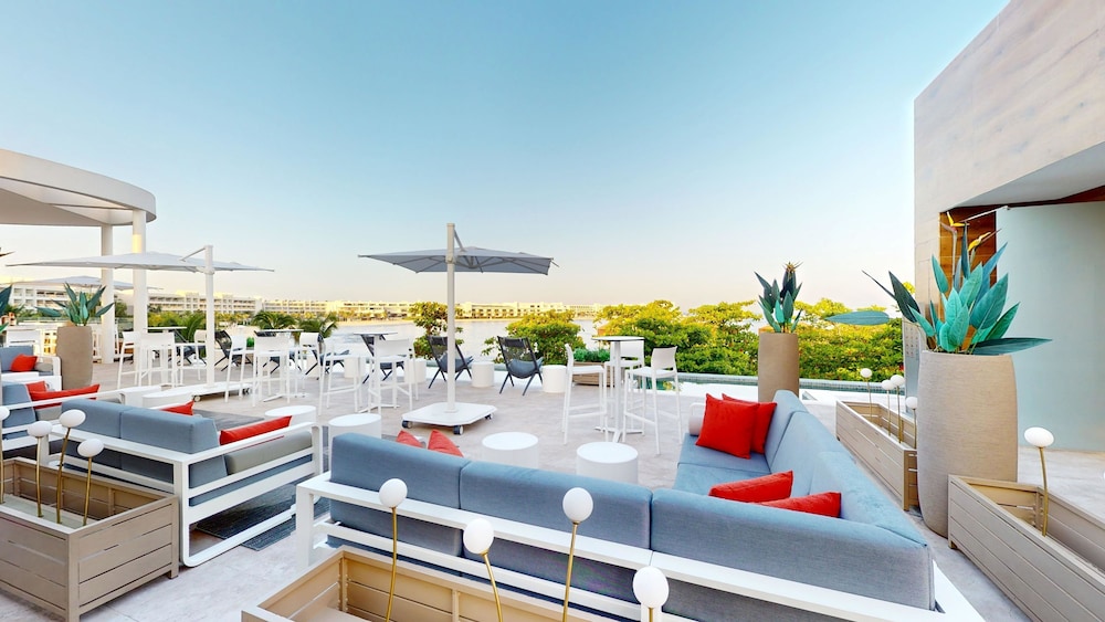 Princess Senses The Mangrove Resort - Luxury Adults Only - All Inclusive — Restaurant & bars in Green Island