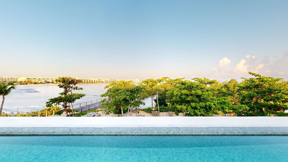 Princess Senses The Mangrove Resort - Luxury Adults Only - All Inclusive — Swimming pool in Green Island