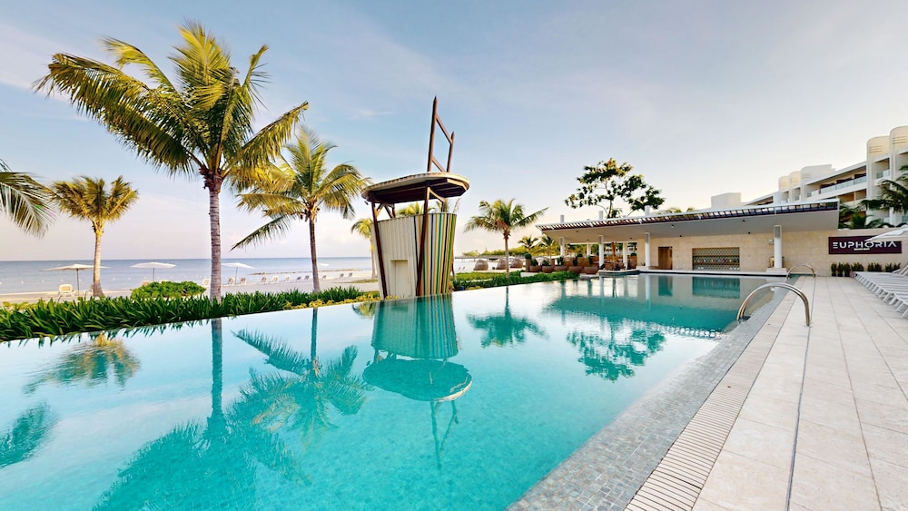 Princess Senses The Mangrove Resort - Luxury Adults Only - All Inclusive — Swimming pool in Green Island
