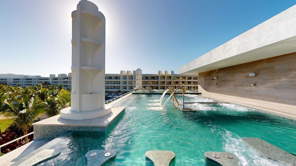 Princess Senses The Mangrove Resort - Luxury Adults Only - All Inclusive — Swimming pool in Green Island