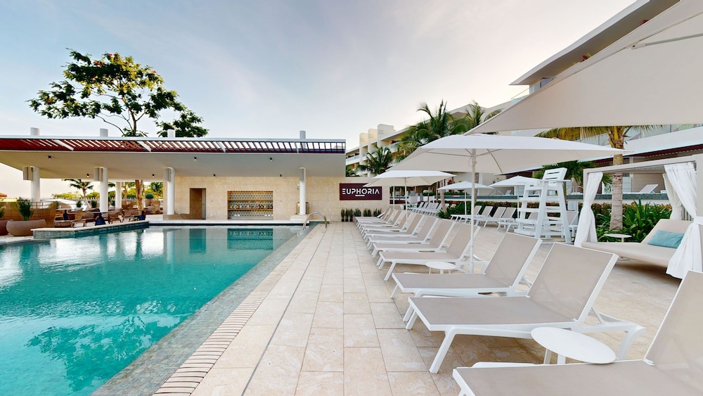 Princess Senses The Mangrove Resort - Luxury Adults Only - All Inclusive — Swimming pool in Green Island