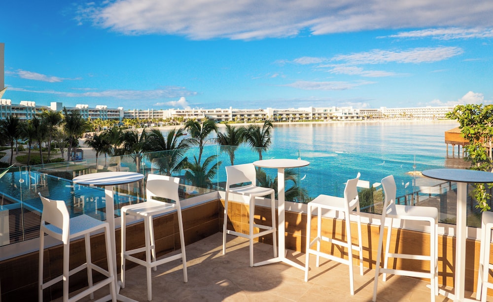 Princess Senses The Mangrove Resort - Luxury Adults Only - All Inclusive — Restaurant & bars in Green Island