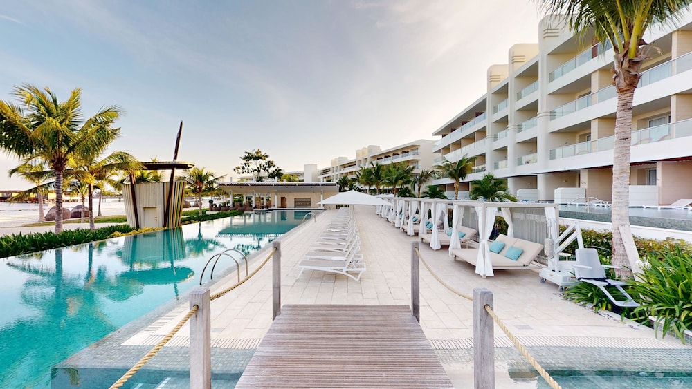 Princess Senses The Mangrove Resort - Luxury Adults Only - All Inclusive — Swimming pool in Green Island