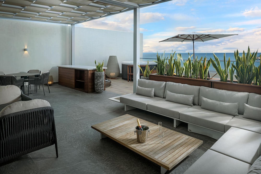 Princess Senses The Mangrove Resort - Luxury Adults Only - All Inclusive — Restaurant & bars in Green Island