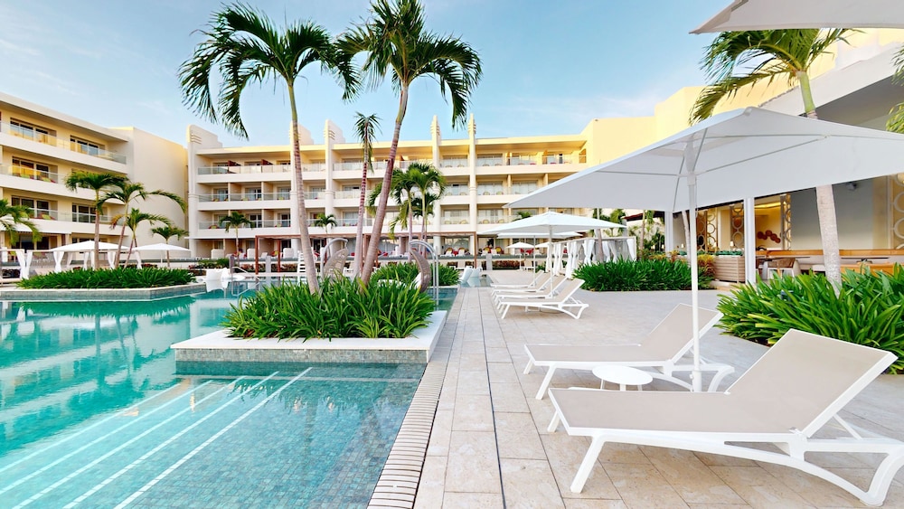 Princess Senses The Mangrove Resort - Luxury Adults Only - All Inclusive — Swimming pool in Green Island