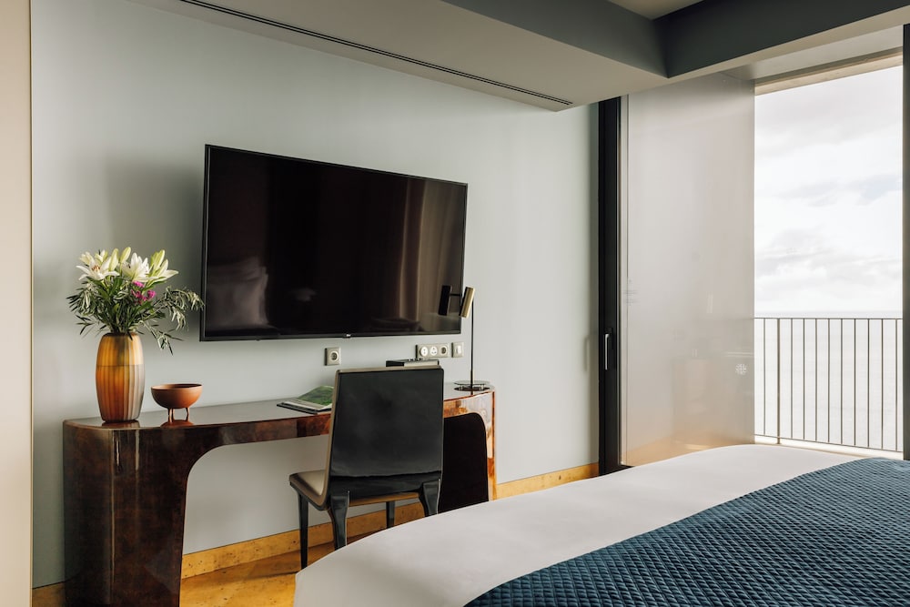 The Reserve - The Leading Hotels of the World - Savoy Signature — Hotel rooms in Funchal, Madeira