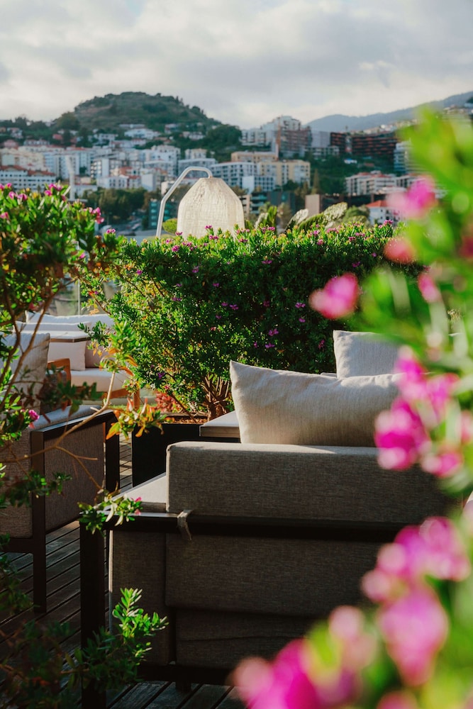 The Reserve - The Leading Hotels of the World - Savoy Signature — Restaurant & bars in Funchal, Madeira
