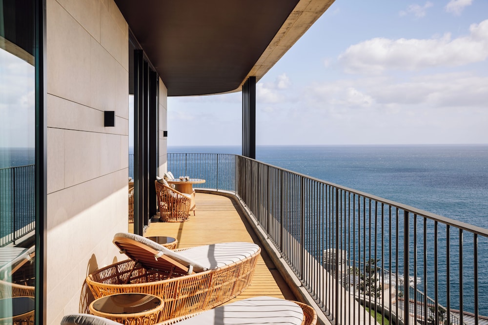 The Reserve - The Leading Hotels of the World - Savoy Signature — Hotel rooms in Funchal, Madeira