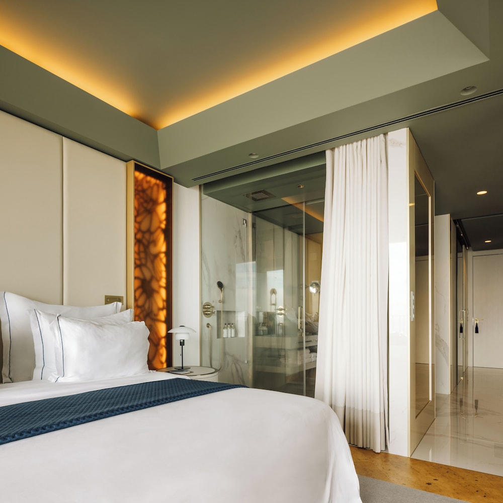 The Reserve - The Leading Hotels of the World - Savoy Signature — Hotel rooms in Funchal, Madeira