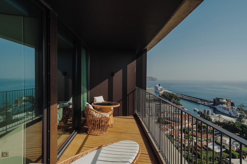 The Reserve - The Leading Hotels of the World - Savoy Signature — Hotel rooms in Funchal, Madeira