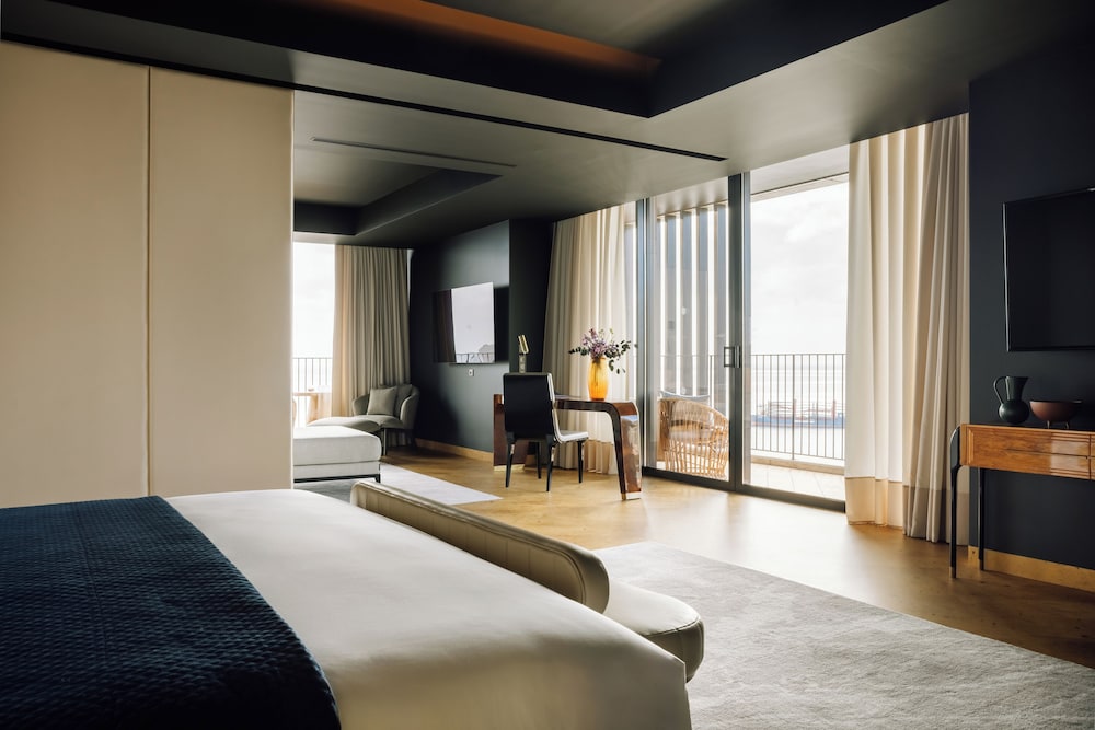 The Reserve - The Leading Hotels of the World - Savoy Signature — Hotel rooms in Funchal, Madeira