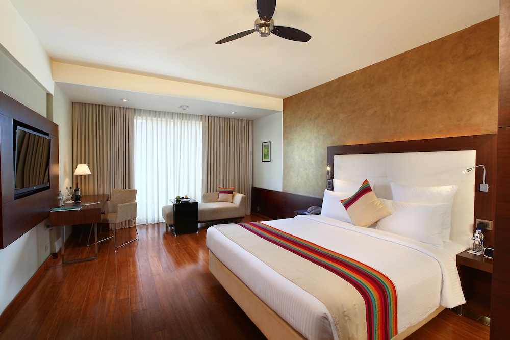 Novotel Goa Candolim Hotel — Hotel rooms in Candolim, Goa