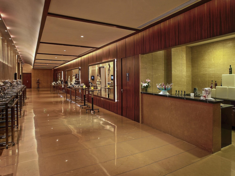 Novotel Goa Candolim Hotel — Restaurant & bars in Candolim, Goa