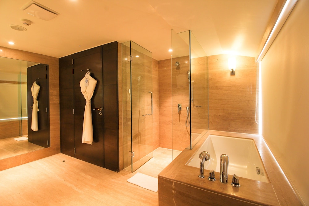 Novotel Goa Candolim Hotel — Hotel rooms in Candolim, Goa