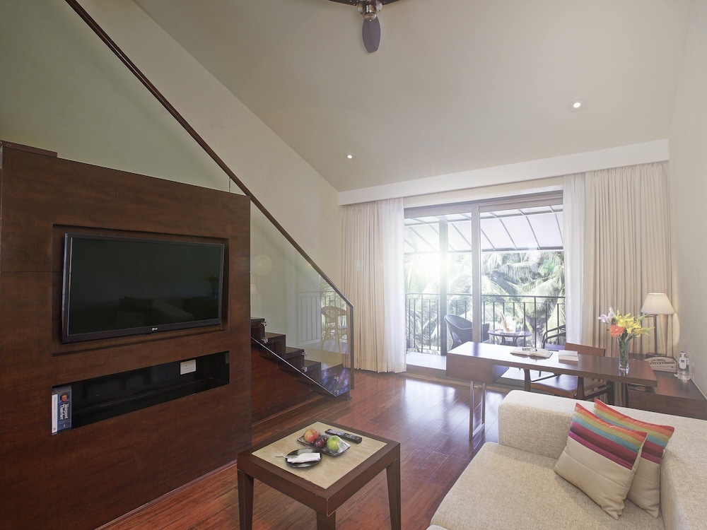 Novotel Goa Candolim Hotel — Hotel rooms in Candolim, Goa