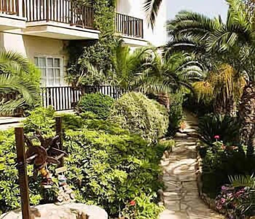 Anais Bay Hotel — Hotel building in Protaras, Famagusta Region