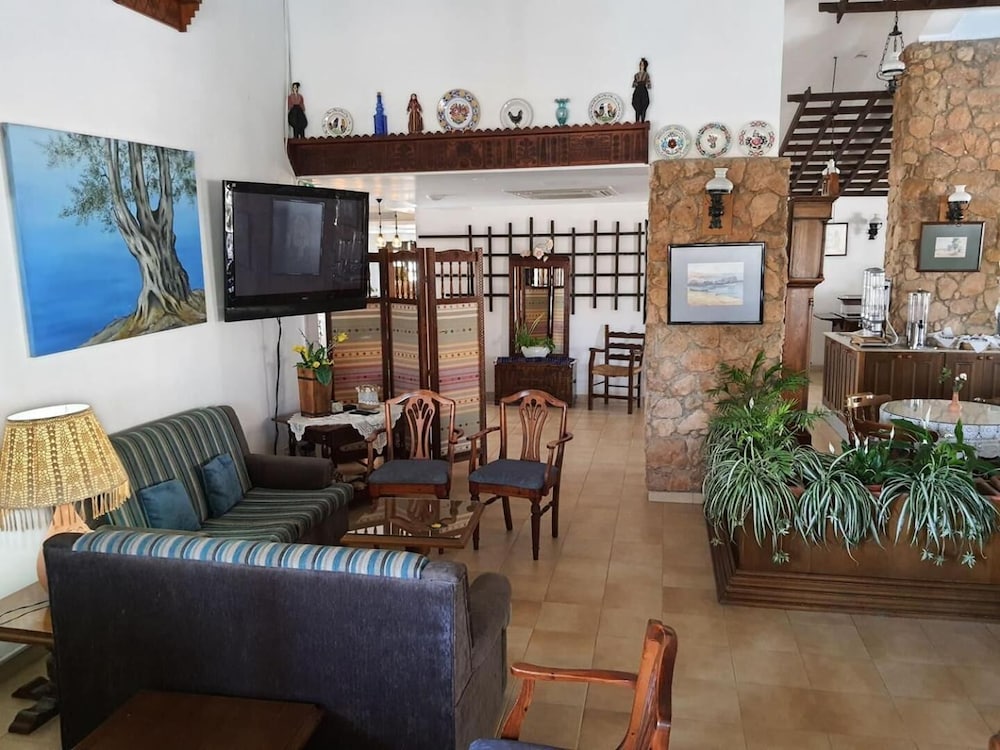 Anais Bay Hotel — Hotel building in Protaras, Famagusta Region