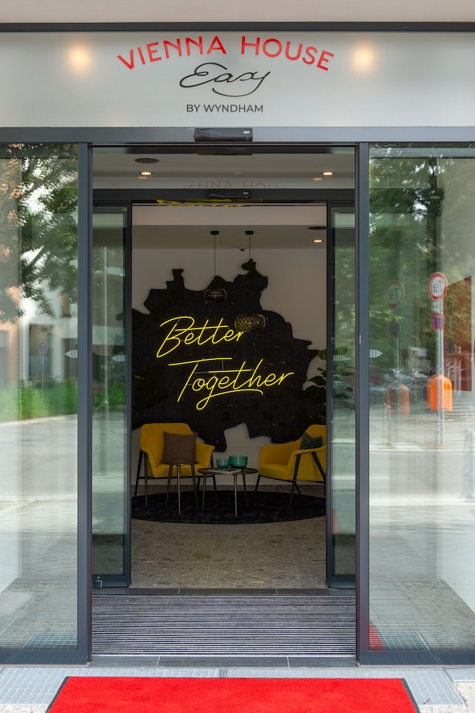 B&B HOTEL Berlin-Kreuzberg — Hotel building in Berlin, Berlin