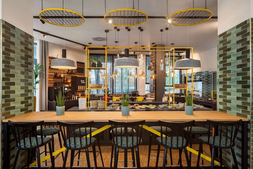B&B HOTEL Berlin-Kreuzberg — Restaurant & bars in Berlin, Berlin
