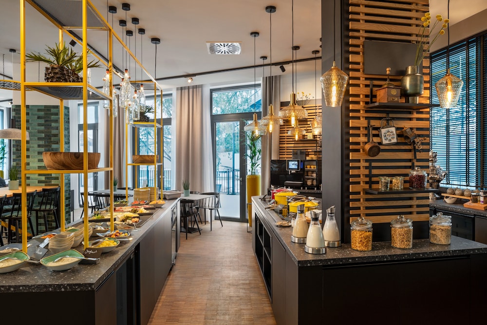 B&B HOTEL Berlin-Kreuzberg — Restaurant & bars in Berlin, Berlin