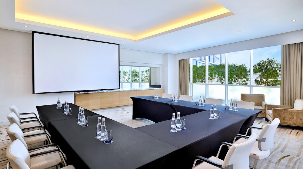 DoubleTree by Hilton Dubai - Jumeirah Beach — Hotel building in Dubai