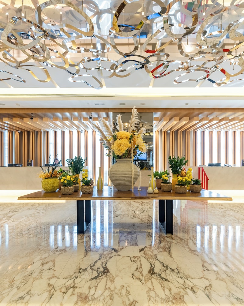 DoubleTree by Hilton Dubai - Jumeirah Beach — Hotel building in Dubai
