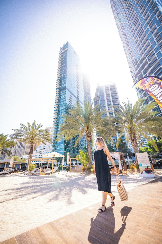 DoubleTree by Hilton Dubai - Jumeirah Beach — Beach in Dubai