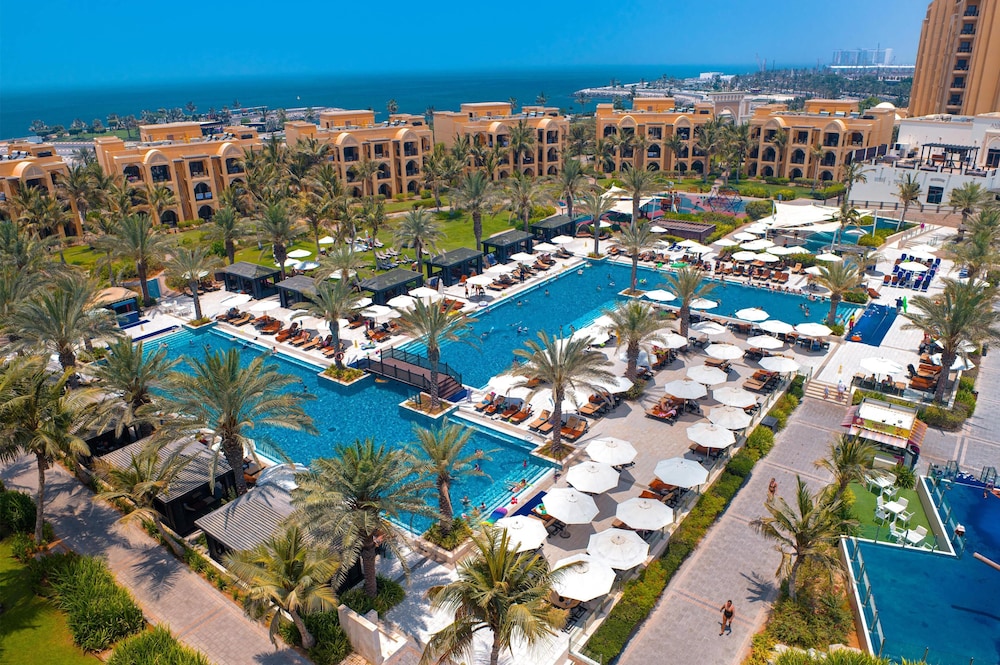DoubleTree by Hilton Resort & Spa Marjan Island — Swimming pool in Ras al Khaimah