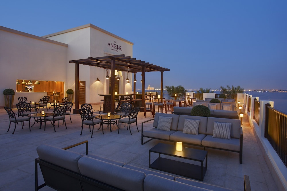 DoubleTree by Hilton Resort & Spa Marjan Island — Restaurant & bars in Ras al Khaimah