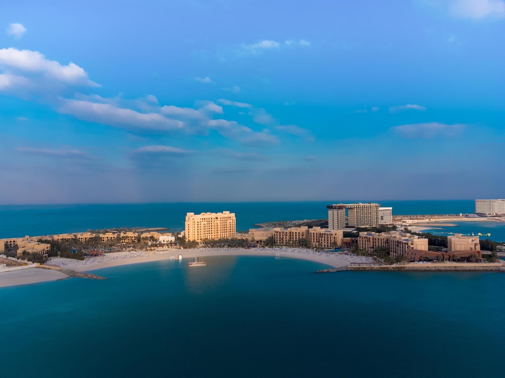 DoubleTree by Hilton Resort & Spa Marjan Island — Hotel building in Ras al Khaimah