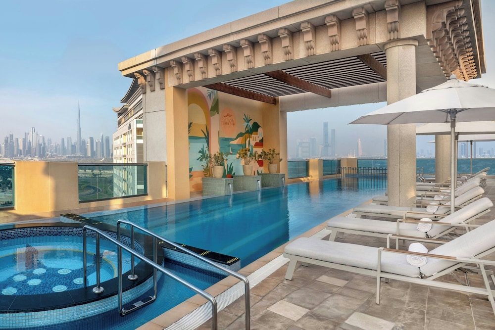 Marriott Hotel Al Jaddaf, Dubai — Swimming pool in Dubai