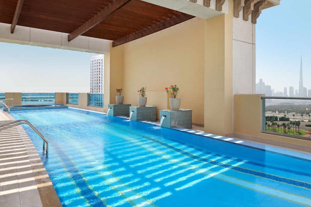 Marriott Hotel Al Jaddaf, Dubai — Swimming pool in Dubai