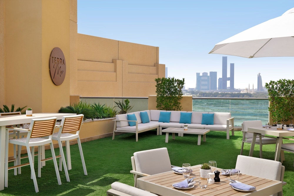Marriott Hotel Al Jaddaf, Dubai — Restaurant & bars in Dubai