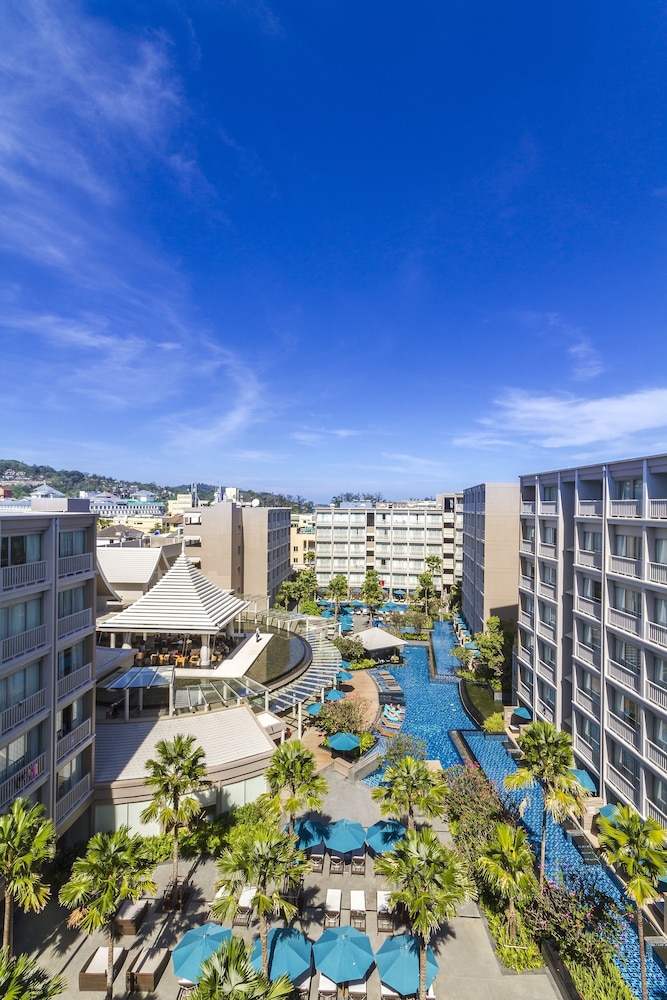 Grand Mercure Phuket Patong — Swimming pool in Patong Beach, Phuket Province
