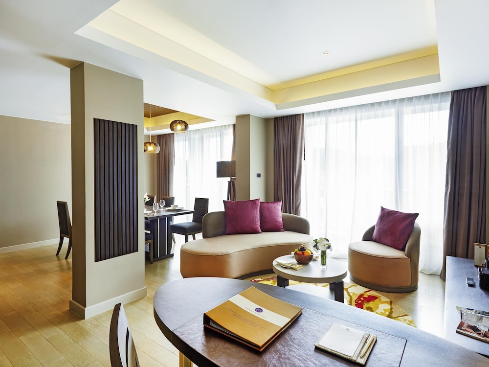 Grand Mercure Phuket Patong — Hotel rooms in Patong Beach, Phuket Province