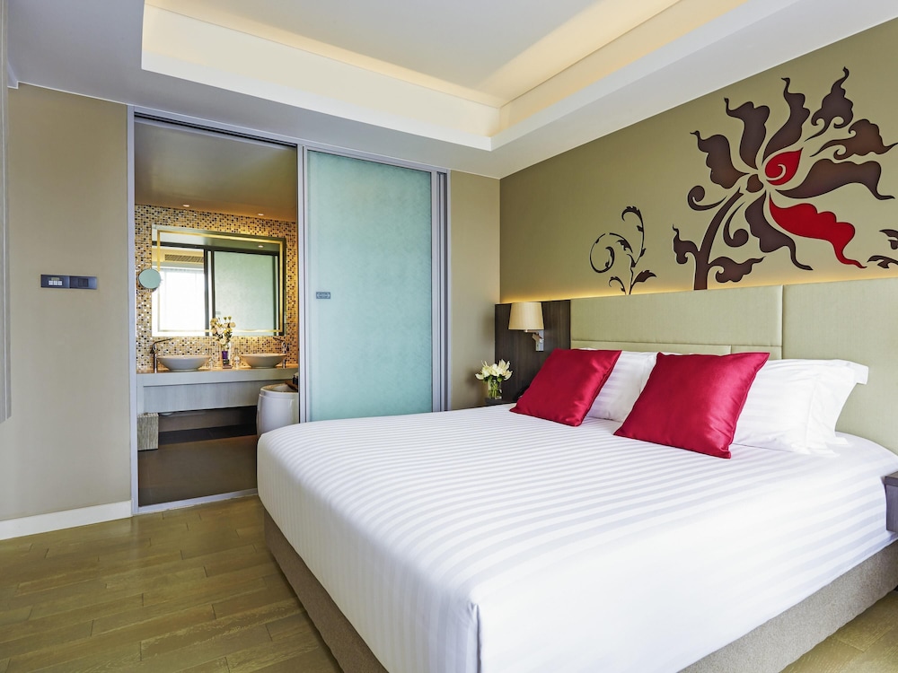 Grand Mercure Phuket Patong — Hotel rooms in Patong Beach, Phuket Province