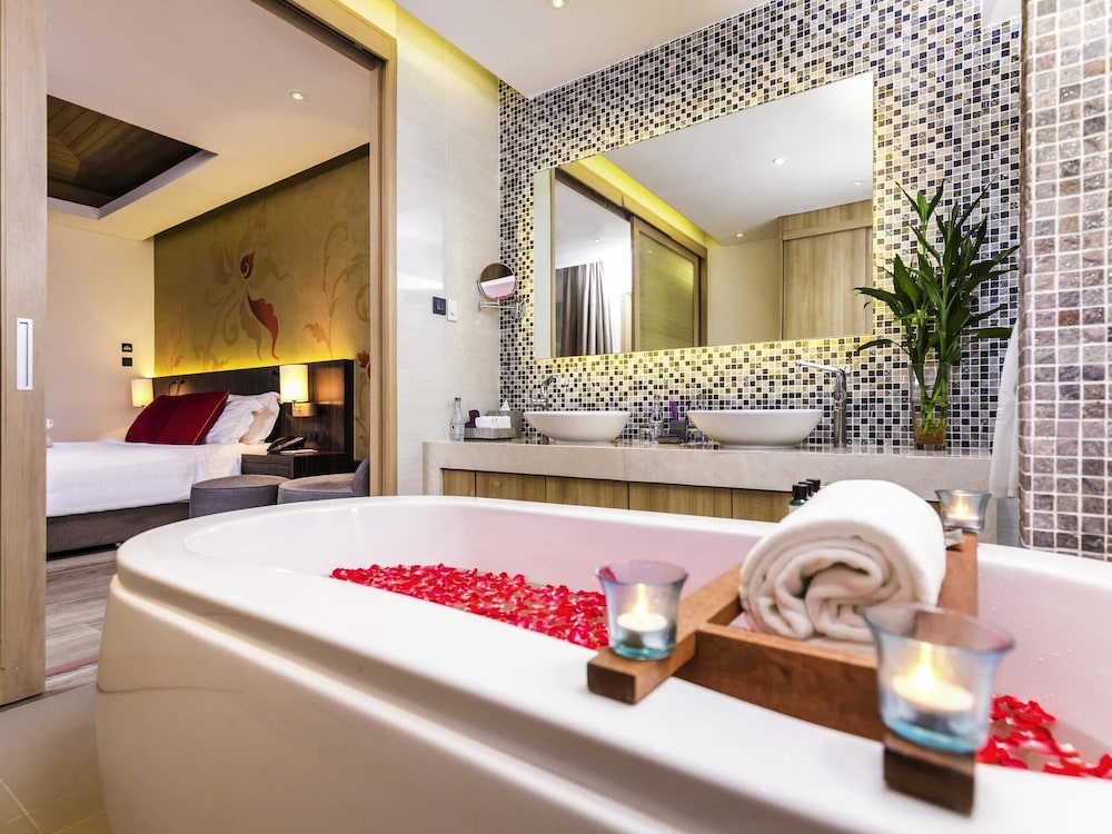 Grand Mercure Phuket Patong — Hotel rooms in Patong Beach, Phuket Province