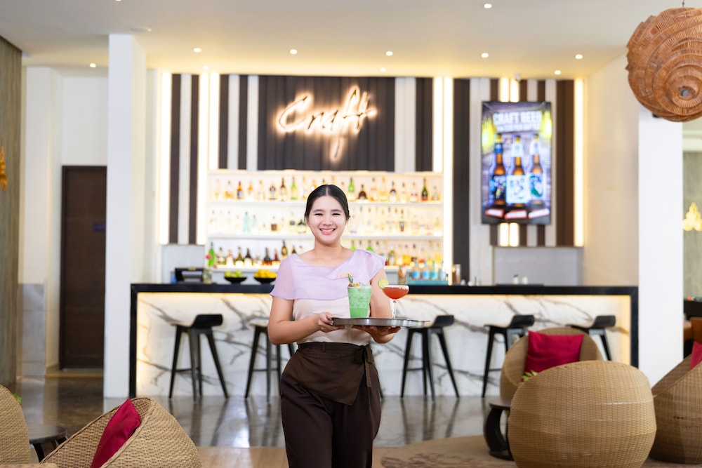 Grand Mercure Phuket Patong — Restaurant & bars in Patong Beach, Phuket Province