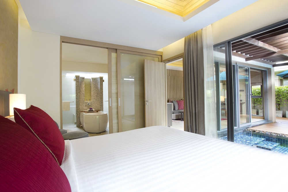 Grand Mercure Phuket Patong — Hotel rooms in Patong Beach, Phuket Province