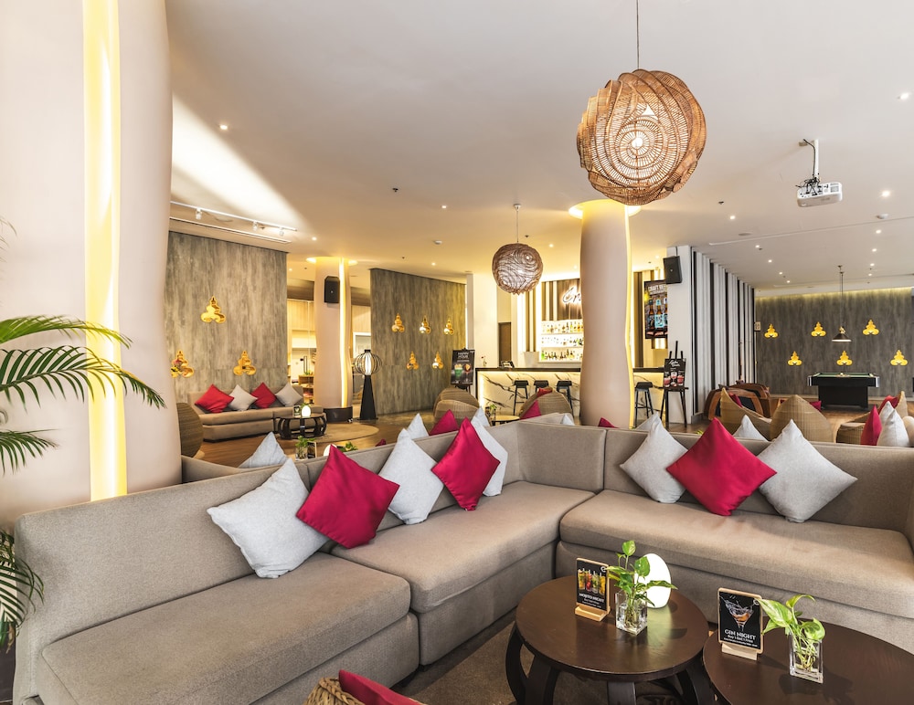 Grand Mercure Phuket Patong — Restaurant & bars in Patong Beach, Phuket Province