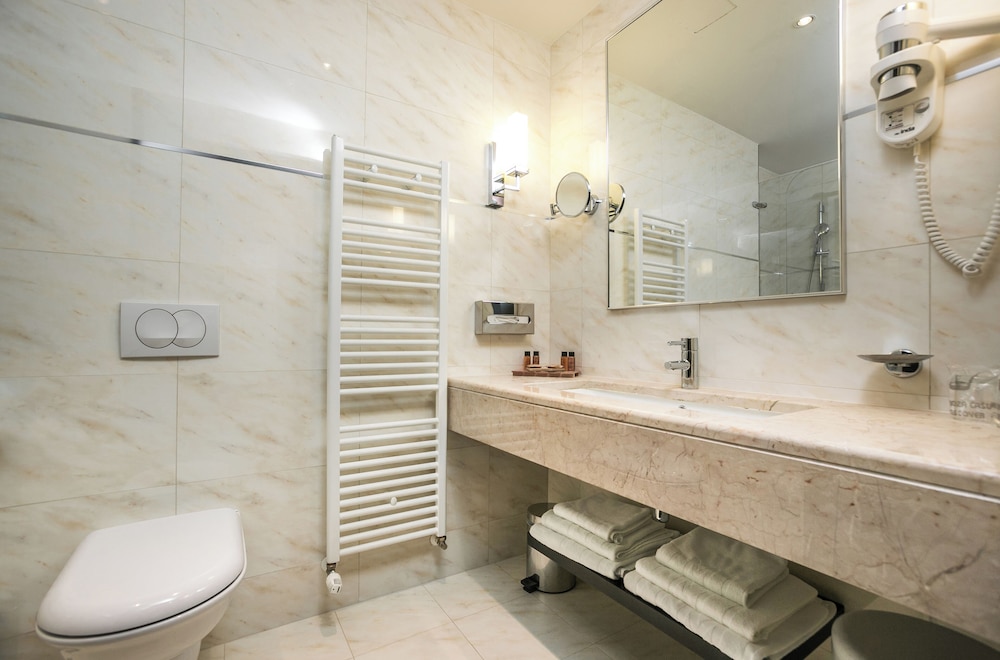 Admiral Grand Hotel — Hotel rooms in Slano, Dubrovnik-Neretva