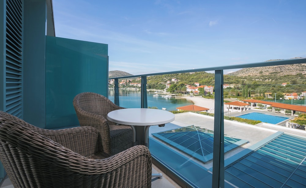 Admiral Grand Hotel — Hotel rooms in Slano, Dubrovnik-Neretva