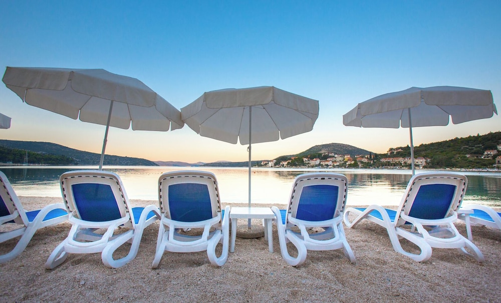 Admiral Grand Hotel — Beach in Slano, Dubrovnik-Neretva
