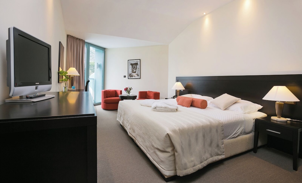 Admiral Grand Hotel — Hotel rooms in Slano, Dubrovnik-Neretva