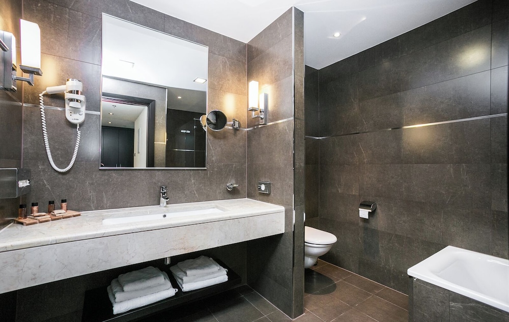 Admiral Grand Hotel — Hotel rooms in Slano, Dubrovnik-Neretva