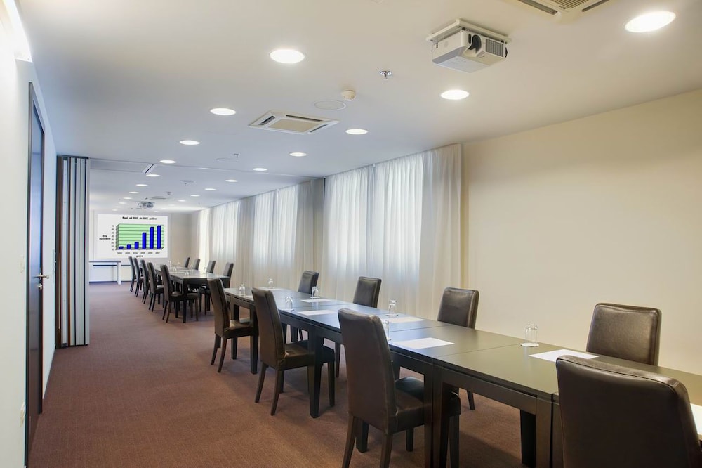 Admiral Grand Hotel — Hotel building in Slano, Dubrovnik-Neretva