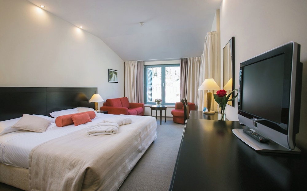 Admiral Grand Hotel — Hotel rooms in Slano, Dubrovnik-Neretva