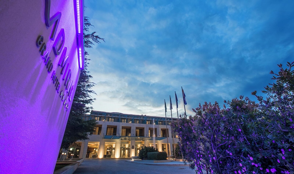 Admiral Grand Hotel — Hotel building in Slano, Dubrovnik-Neretva