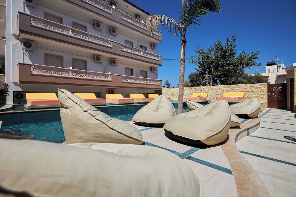Asana Hotel — Swimming pool in Hersonissos